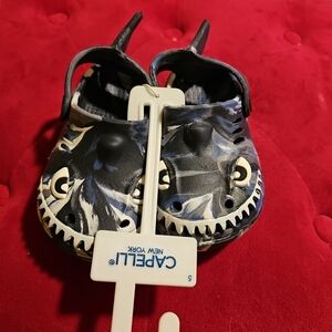 NWT Capelli Shark Clogs Slip-on Toddler Size 5 Sandals Water Shoes Blue